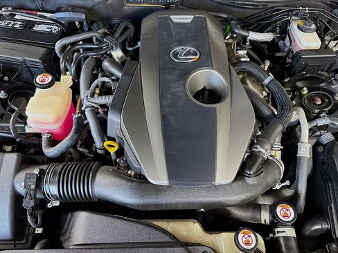 Used 2018 Lexus IS 300 w/ Comfort Package RWD image 39