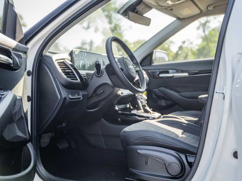 New 2026 Kia Seltos S FWD image 14