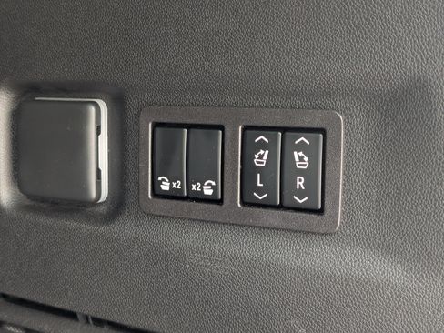 Used 2023 GMC Yukon XL Denali image 20