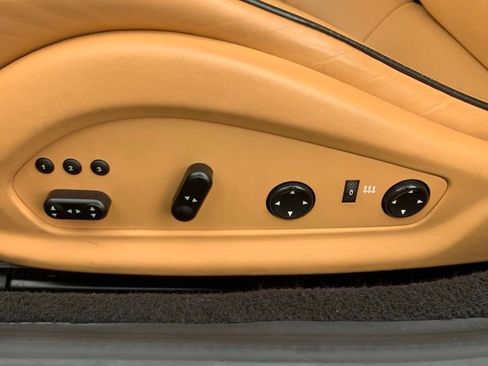 Used 2014 Ferrari California image 18