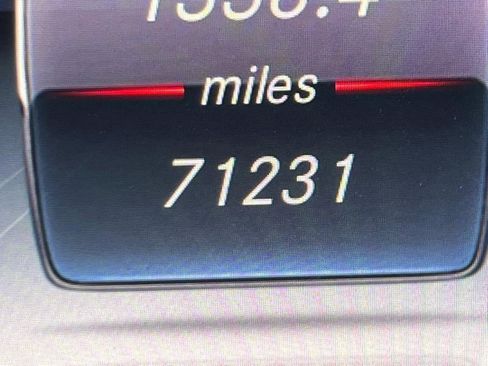 Used 2017 Mercedes-Benz E 300 E 300 image 10