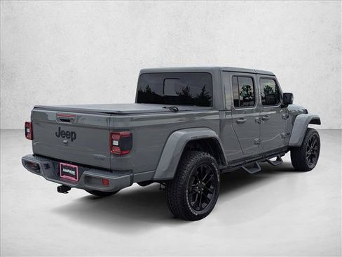 Used 2023 Jeep Gladiator Overland AWD/4WD image 5