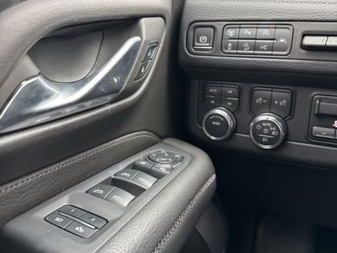 Certified 2024 GMC Yukon Denali w/ Advanced Technology Package AWD/4WD image 27