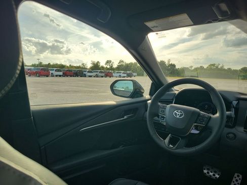 New 2026 Toyota Camry SE image 15