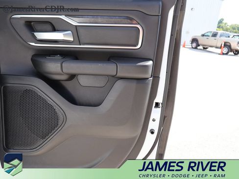Used 2024 RAM 1500 Big Horn AWD/4WD image 11