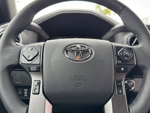 Used 2022 Toyota Tacoma TRD Sport image 22