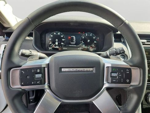 Used 2024 Land Rover Discovery S image 21