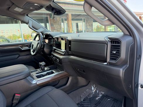 Used 2024 Chevrolet Silverado 1500 RST AWD/4WD image 21