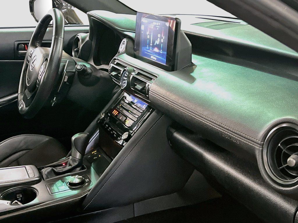 Used 2025 Lexus IS 350 F Sport RWD image 29
