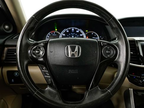 Used 2017 Honda Accord EX-L image 11