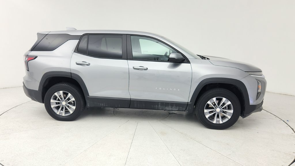 Used 2025 Chevrolet Equinox LT FWD image 8