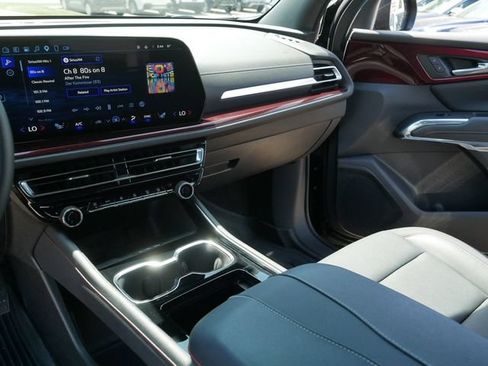 Used 2025 Chevrolet Traverse Z71 w/ Driver Confidence Package AWD/4WD image 24