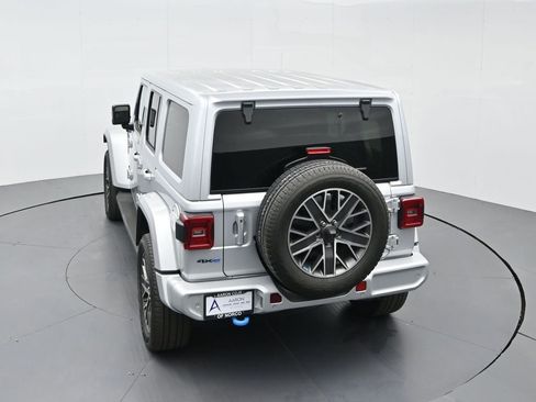 Used 2022 Jeep Wrangler Unlimited Sahara image 61