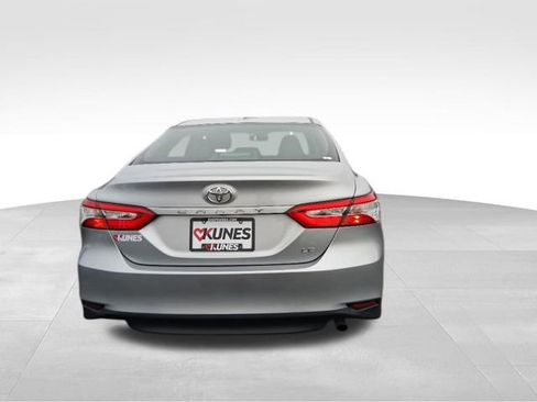 Used 2018 Toyota Camry L image 8