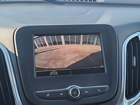 Used 2022 Chevrolet Equinox LS w/ LS Convenience Package image 21