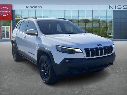 Used 2020 Jeep Cherokee Latitude image 3