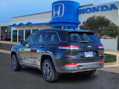 Used 2022 Jeep Grand Cherokee Trailhawk image 4