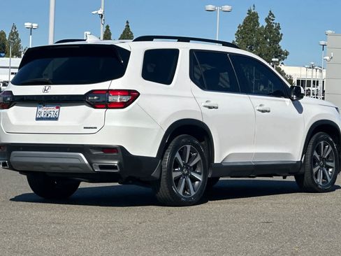 Used 2024 Honda Pilot Touring image 2
