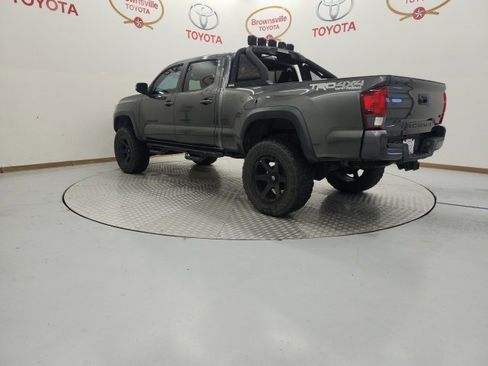 Used 2019 Toyota Tacoma TRD Off-Road w/ Technology Package image 6