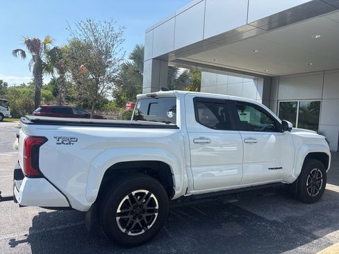 Used 2024 Toyota Tacoma TRD Sport w/ TRD Sport Premium Package image 3