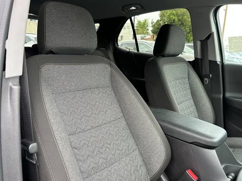 Used 2024 Chevrolet Equinox LT FWD image 17