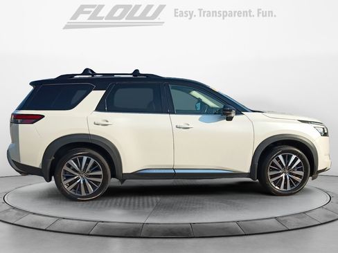 Used 2022 Nissan Pathfinder Platinum w/ Cargo Package FWD image 10