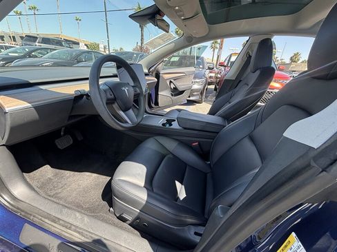 Used 2023 Tesla Model 3 Standard Range RWD image 12