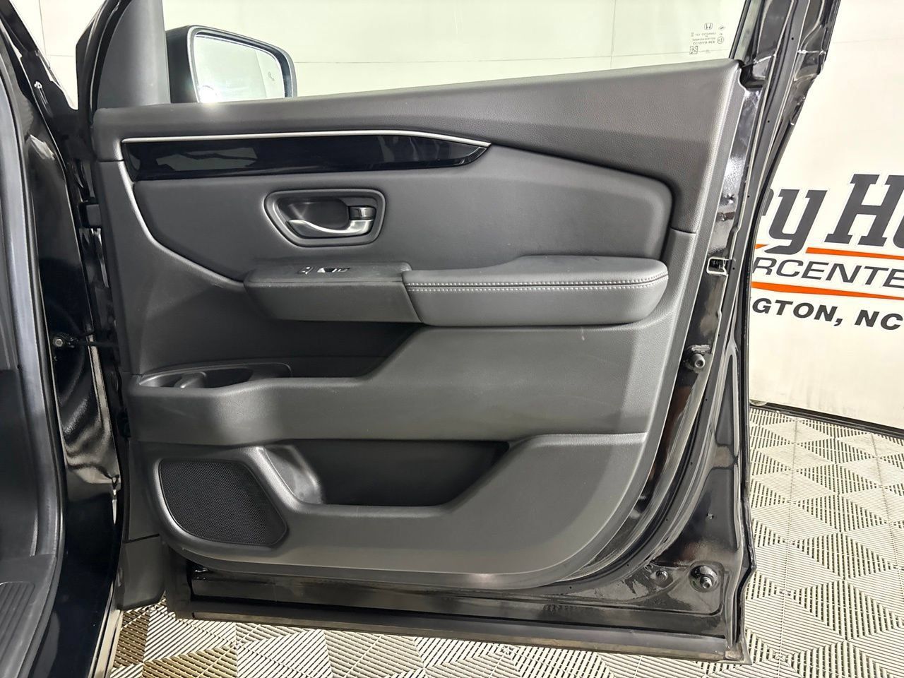 Used 2024 Honda Pilot Touring image 31