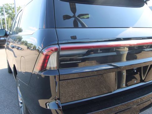 Used 2025 Lincoln Navigator Reserve AWD/4WD image 17