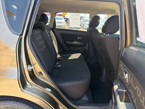 Used 2013 Kia Soul + w/ Audio Pkg FWD image 23