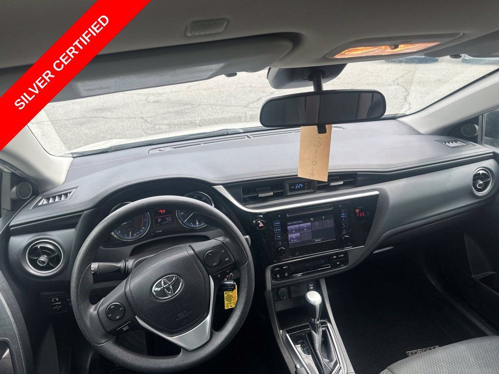 Used 2019 Toyota Corolla LE FWD image 10