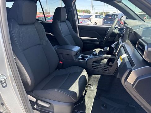 New 2026 Toyota 4Runner SR5 AWD/4WD image 11