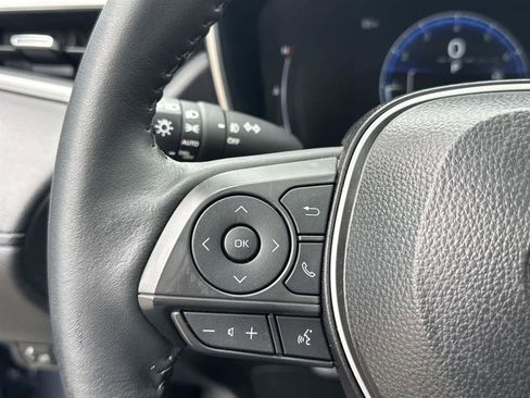 Used 2025 Toyota Corolla Cross XLE w/ Convenience Package image 20