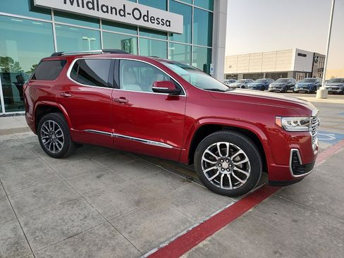 Used 2020 GMC Acadia Denali w/ Denali Ultimate Package image 8