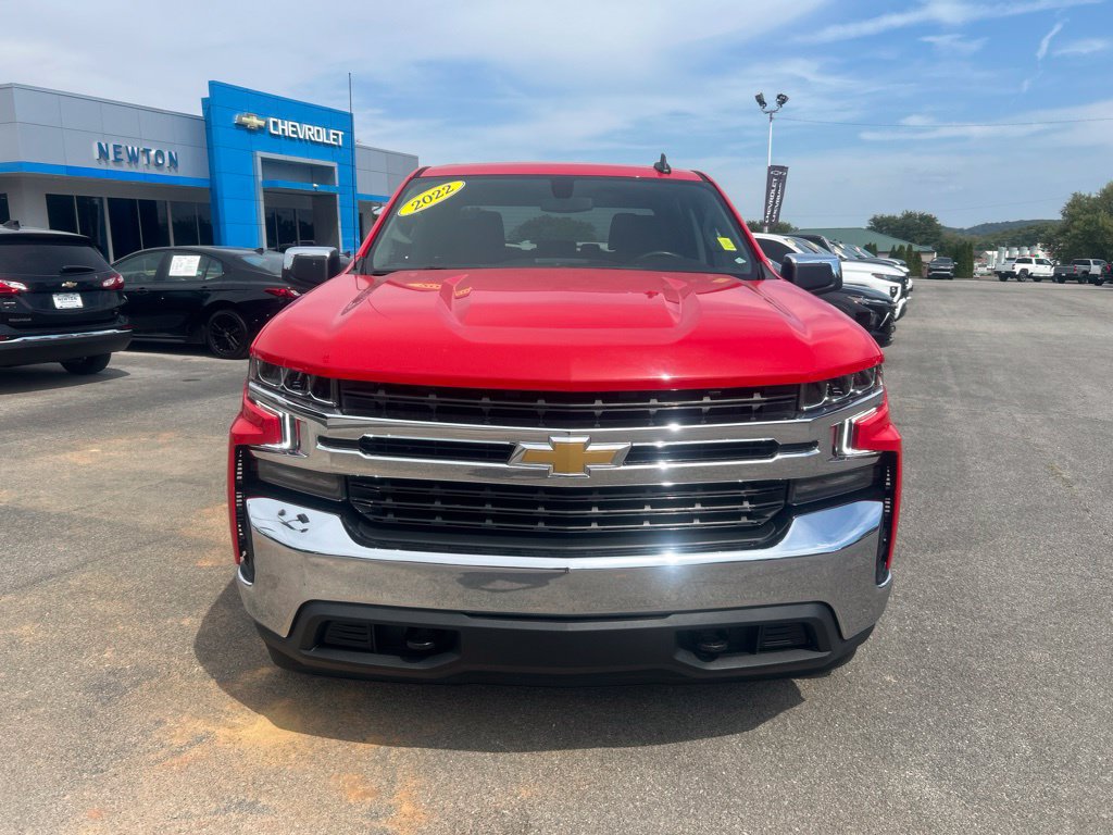 Used 2022 Chevrolet Silverado 1500 LT AWD/4WD image 2