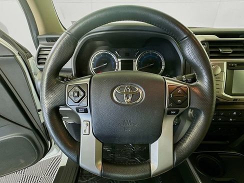 Used 2016 Toyota 4Runner Limited image 13