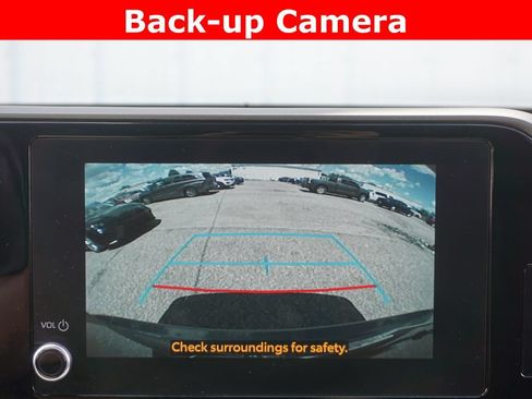 Certified 2024 Toyota Highlander LE FWD image 8