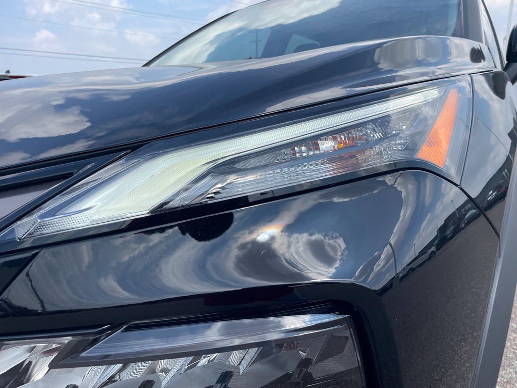 Certified 2026 Nissan Rogue SV FWD image 4
