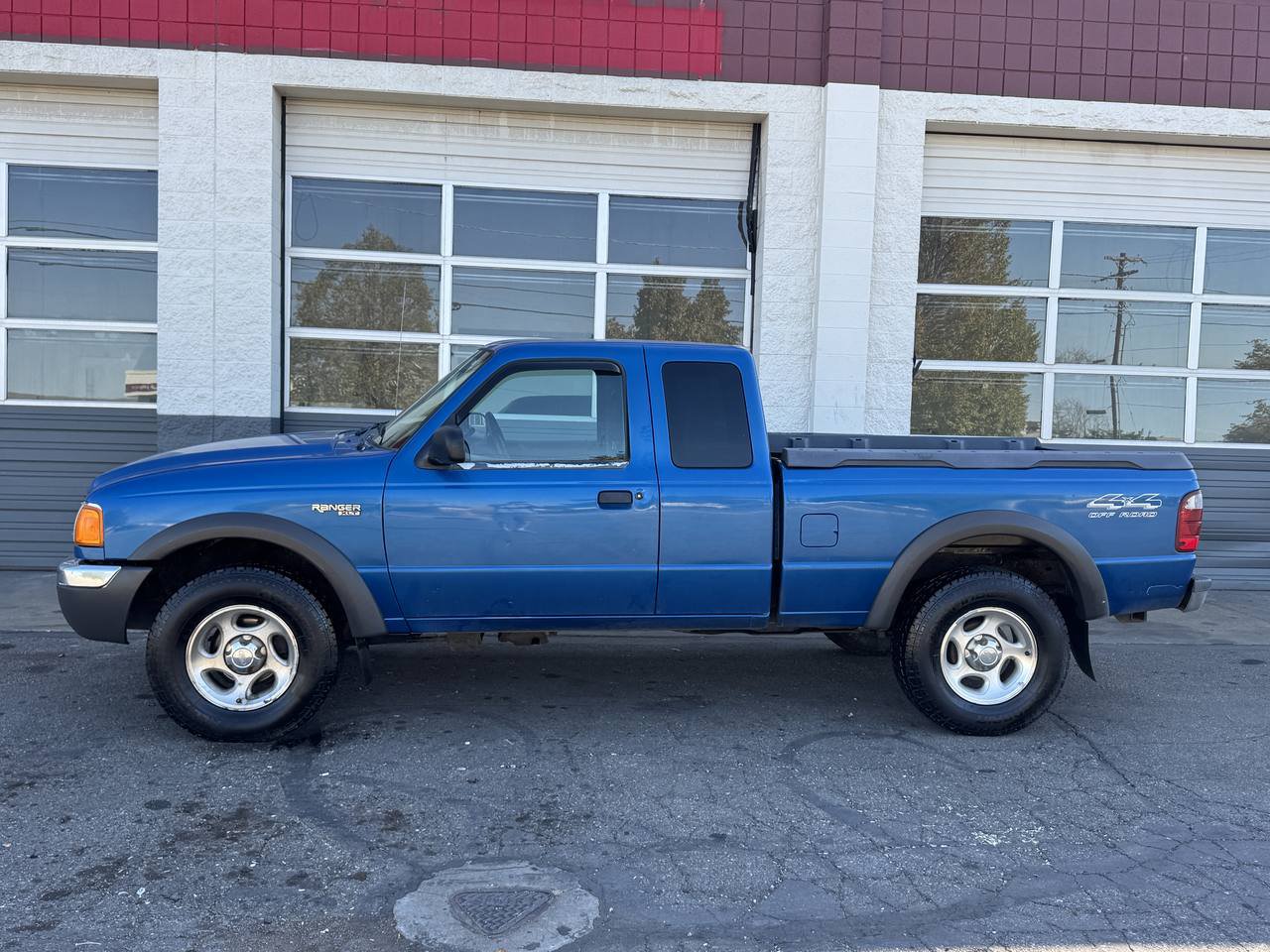 Used 2001 Ford Ranger XLT AWD/4WD image 2