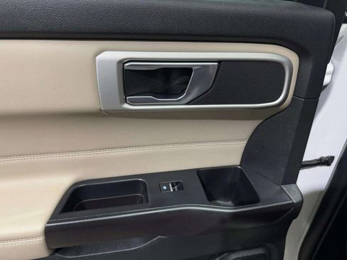 Used 2020 Ford Explorer XLT w/ Equipment Group 202A image 23