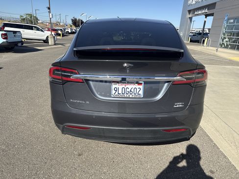 Used 2018 Tesla Model X 100D AWD/4WD image 4