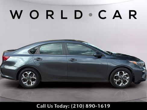Used 2021 Kia Forte LXS FWD image 3