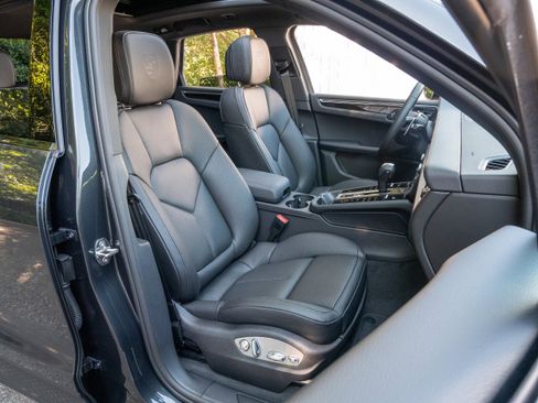 New 2026 Porsche Macan image 29