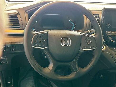 Used 2024 Honda Odyssey EX-L image 11