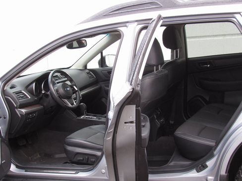 Used 2018 Subaru Outback 2.5i Limited w/ Popular Package #2 image 12