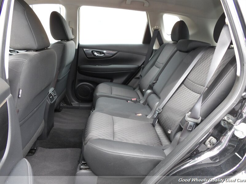 Used 2018 Nissan Rogue S FWD image 12