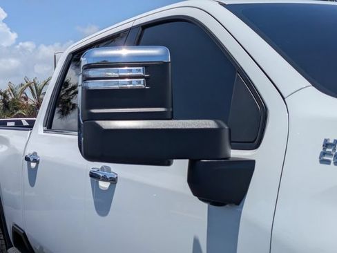Used 2023 Chevrolet Silverado 2500 High Country w/ Technology Package AWD/4WD image 15