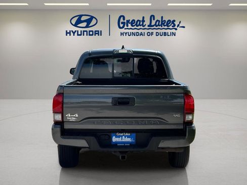 Used 2022 Toyota Tacoma SR AWD/4WD image 4
