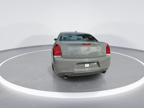 Used 2019 Chrysler 300 S RWD image 7
