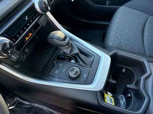 Used 2025 Toyota RAV4 XLE image 22